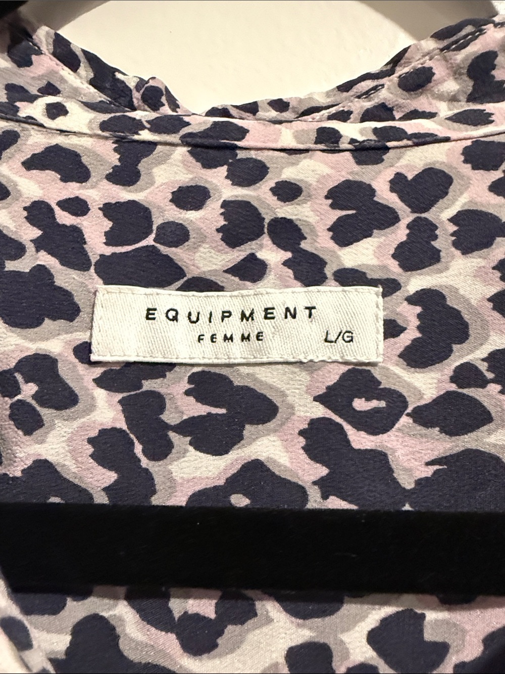 EQUIPMENT Essential Leopard Print 💯 Silk Blouse Shirt Purple Size L EUC - Picture 2 of 7